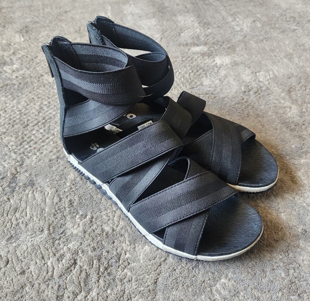 Sorel Size 7 Black Strappy Back-Zip Women's Sandals
